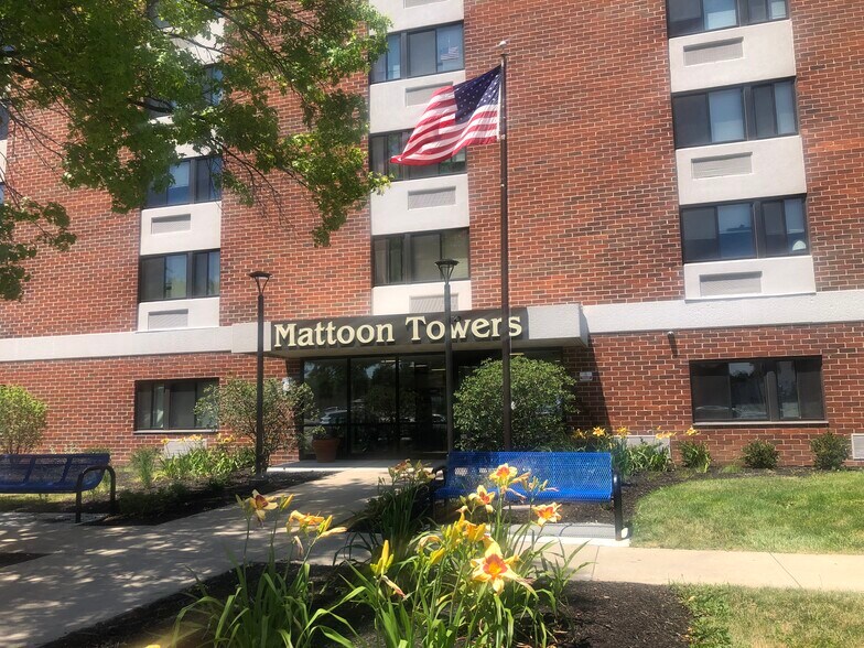 Mattoon Towers 62+ and handicapped 87 Prairie Ave Mattoon IL 61938
