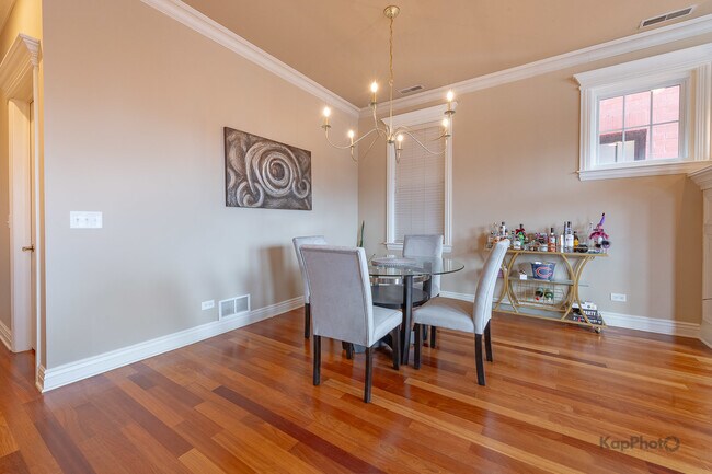 Building Photo - 1148 W Monroe St