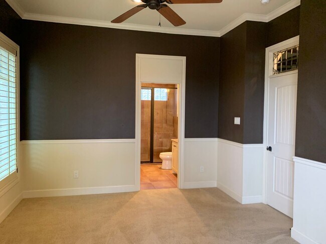 Building Photo - Luxury Garden Home In Tanglewood Terrace!!