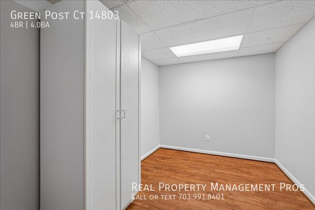 Building Photo - Green Post Ct 14803-