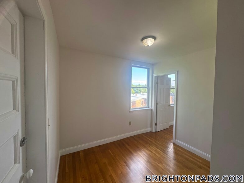 Building Photo - 41 Egremont Rd