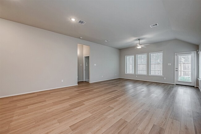 Building Photo - 8539 Int'l Fls Dr