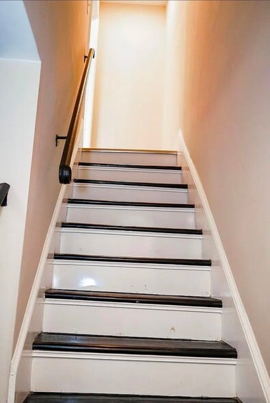 Building Photo - 6135 MacBeth Dr