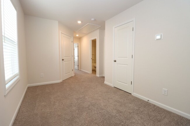 Building Photo - Spacious 3BR Home with Community Pool!
