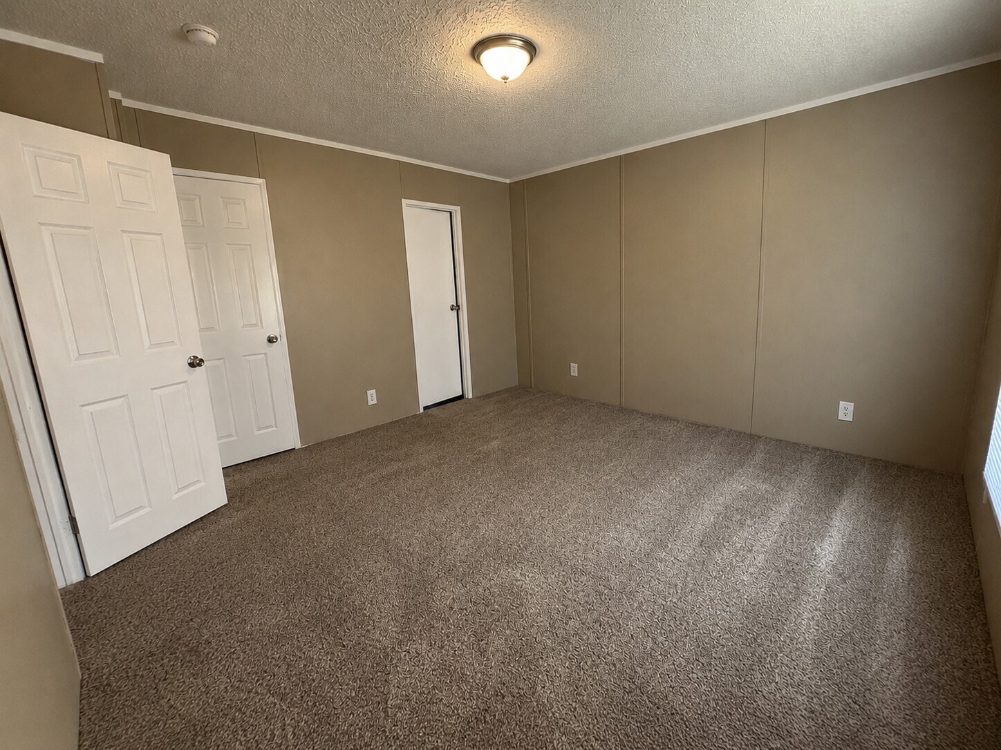 Building Photo - 2914 Vern Dr