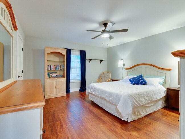 Building Photo - Updated and well appointed home in the his...