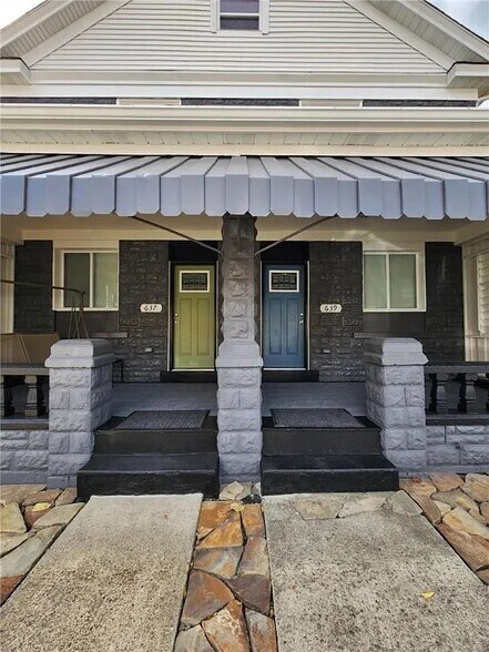Primary Photo - 637 Bell St