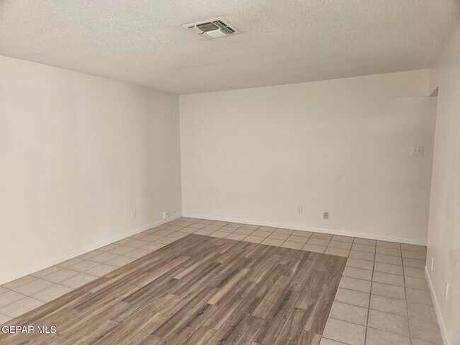 Building Photo - 6832 Escondido Dr