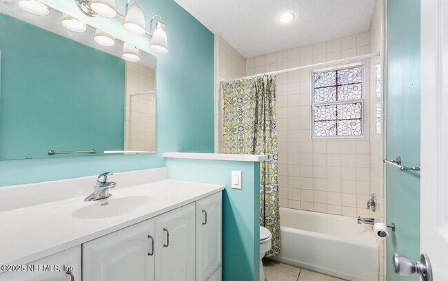 Building Photo - 3386 Chrysler Dr