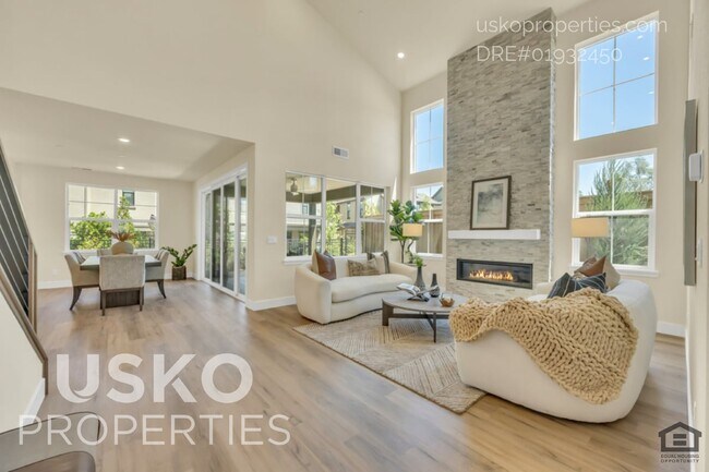 Building Photo - 7095 Soleil Wy