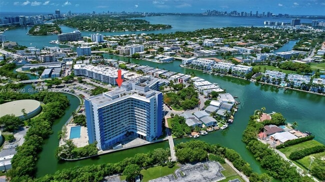 Building Photo - 7441 Wayne Ave