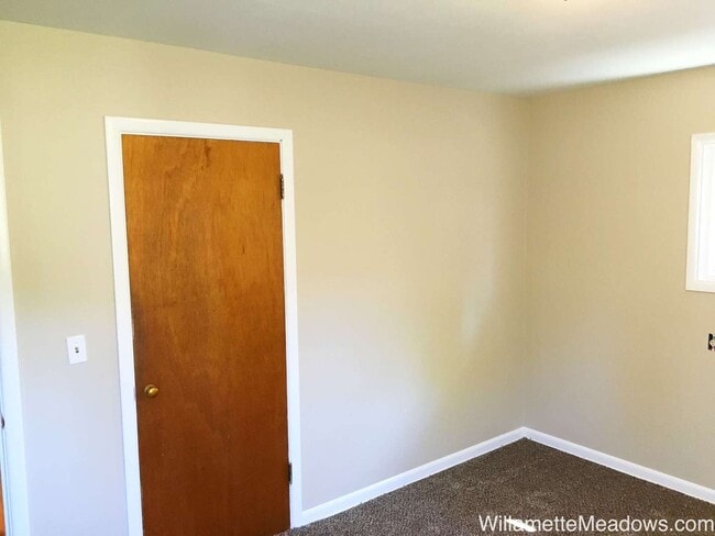 Building Photo - Charming Updated 3 Bedroom Home with A/C, Garage & Fenced Backyard in South Salem