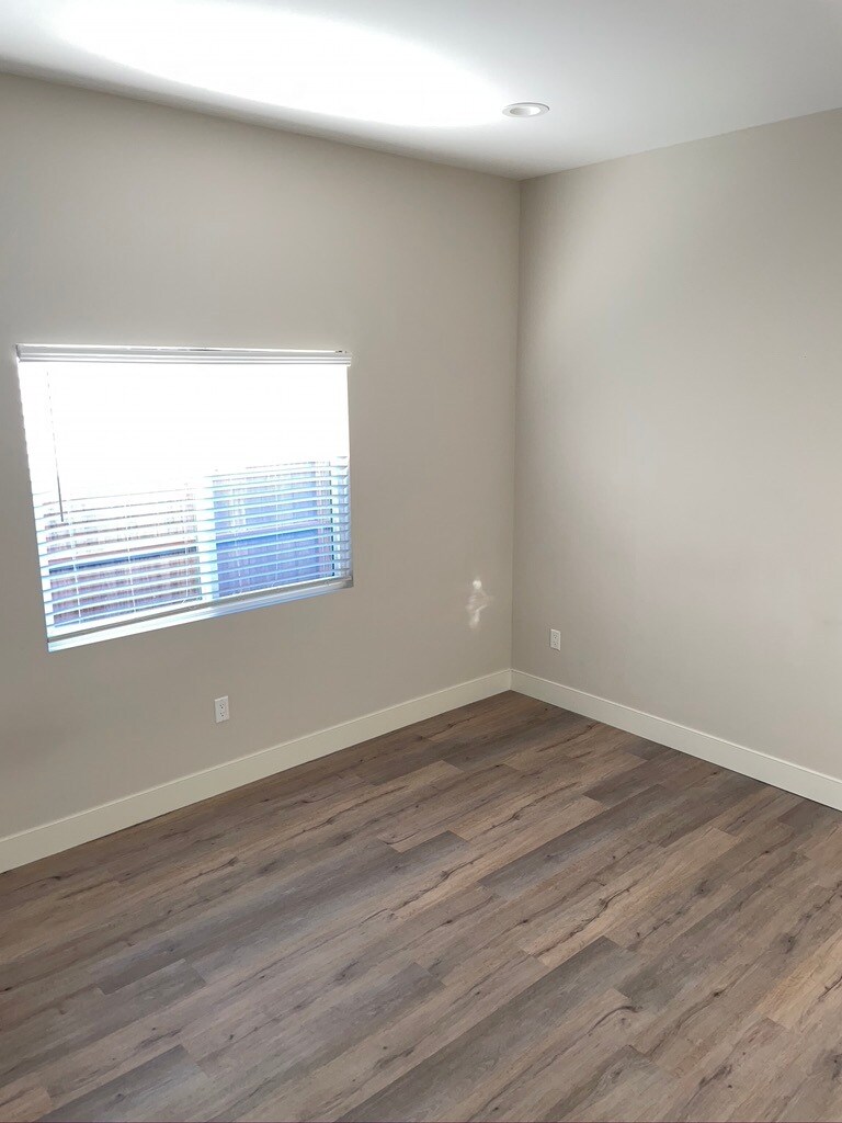 one more look of master bedroom - 6227 Atoll Ave