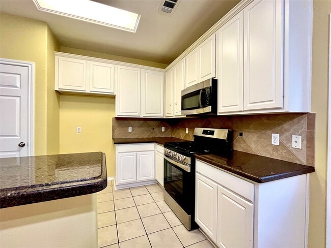 Building Photo - 16219 Sandy Path Ln
