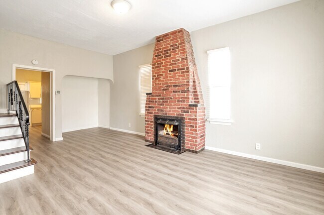Building Photo - 263 28th St