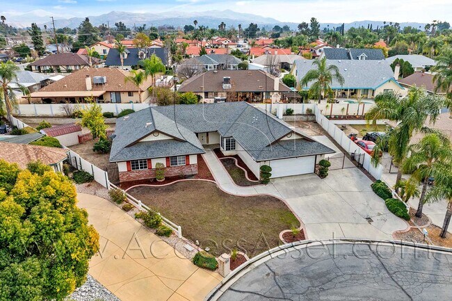 Building Photo - Hemet Rental with Attached Garage, Fireplace & Private Backyard