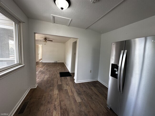 Building Photo - 2 br, 1 bath House - 2710 West Rapid Street