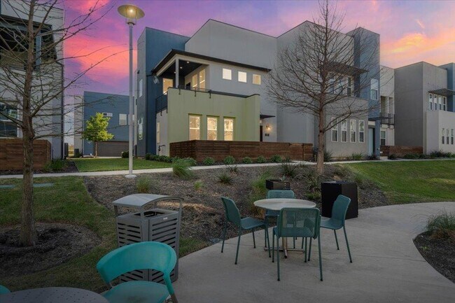 Building Photo - 9015 Cattle Baron Path