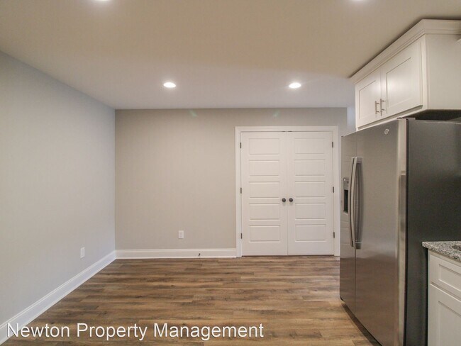Building Photo - 3 br, 2.5 bath House - 18179 Mae Circle