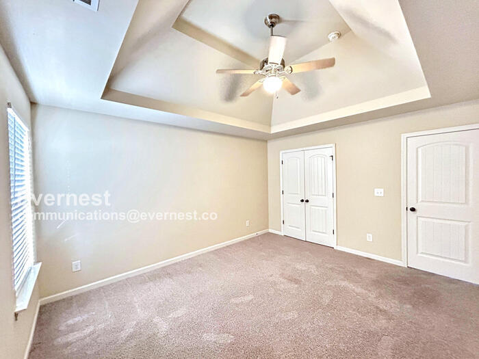 Building Photo - 350 Adverstone Ct