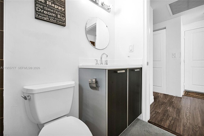 Building Photo - 621 11th St