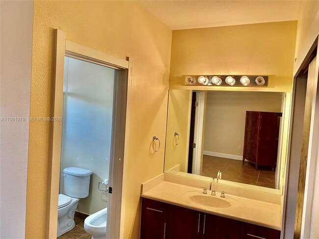 Building Photo - 11115 W Okeechobee Rd