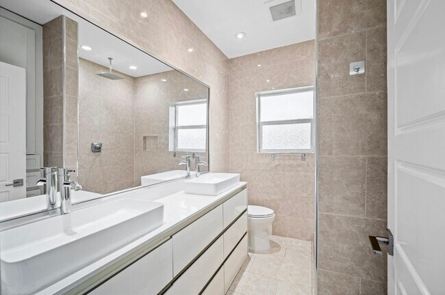 Building Photo - 12430 Pecan Ct
