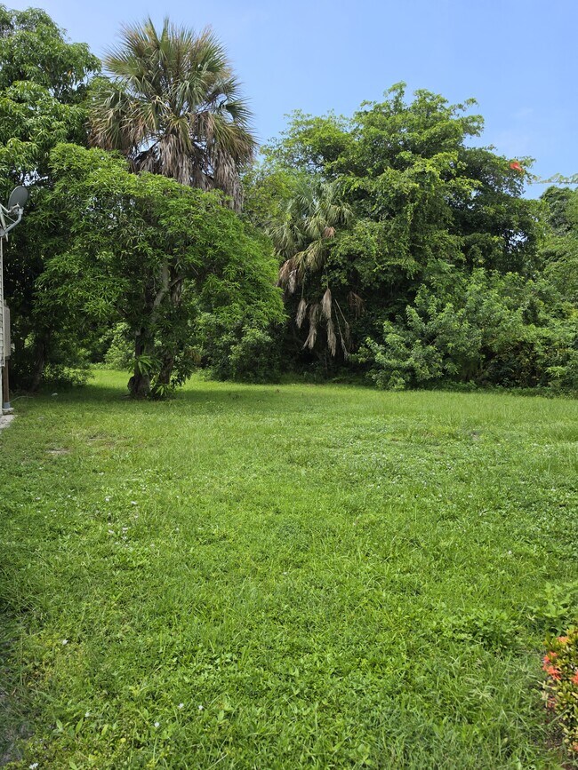 Building Photo - 2455 Thomasson Dr