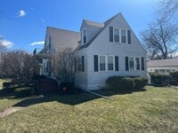 Building Photo - 4Br 2Ba Tri-level home