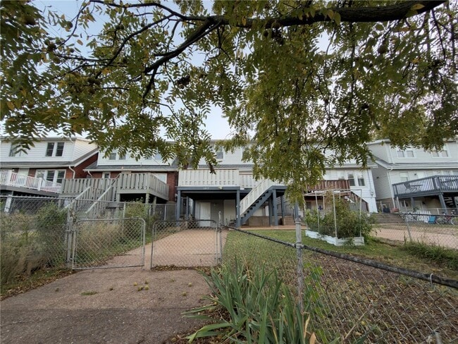 Building Photo - 6015 Elizabeth Ave