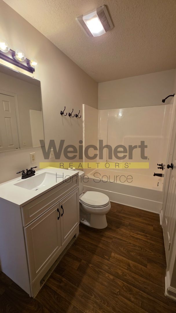 Building Photo - 317 S 12th St