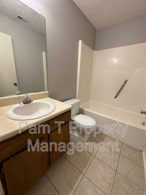 Building Photo - 1 Flowering Peach Ct