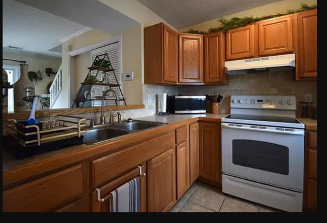 Building Photo - 1476 Tenbury Dr