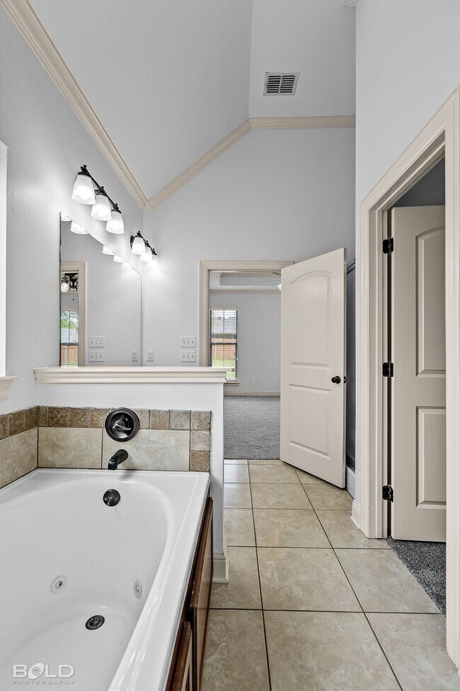 Building Photo - 6484 Soda Point Dr