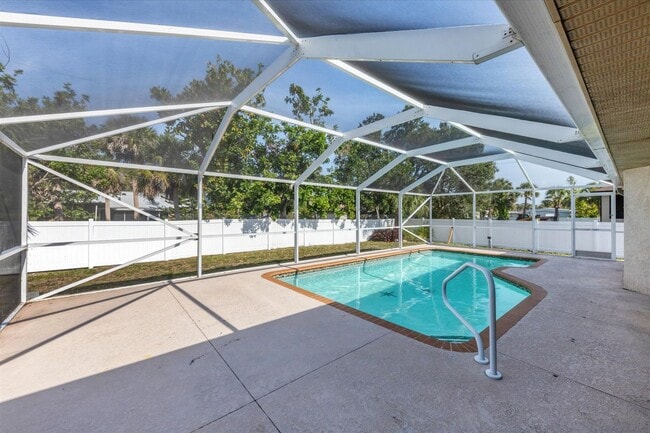 Building Photo - South Venice Annual Pool Home for Rent