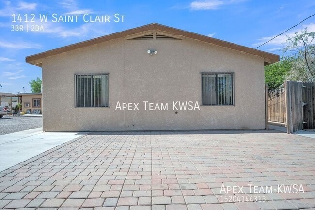 Building Photo - 1412 W St Clair St