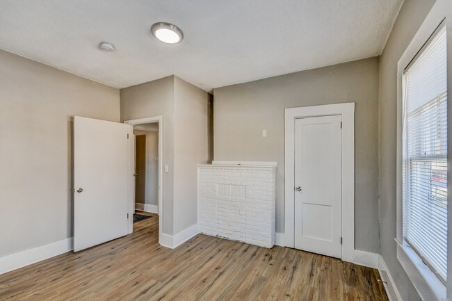 Building Photo - 1833 31st St Ensley