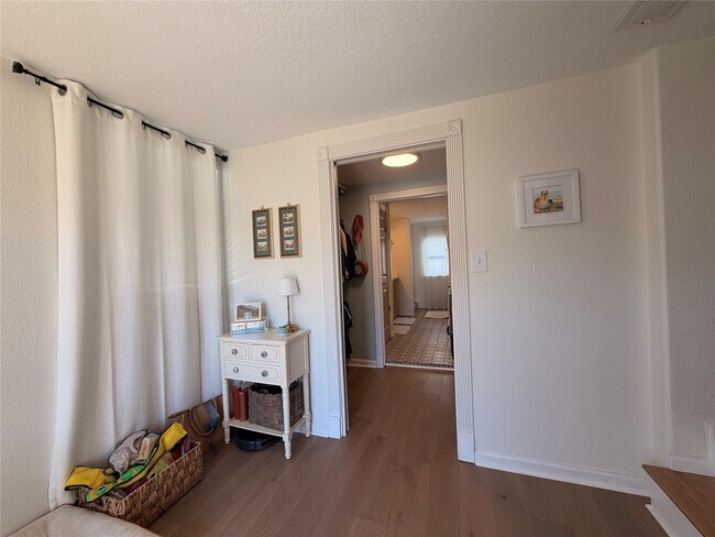 Building Photo - 5522 Avenue O 1/2