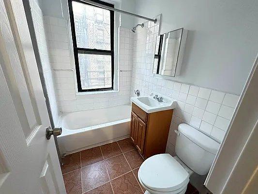 Building Photo - 2 bedroom in Bronx NY 10465