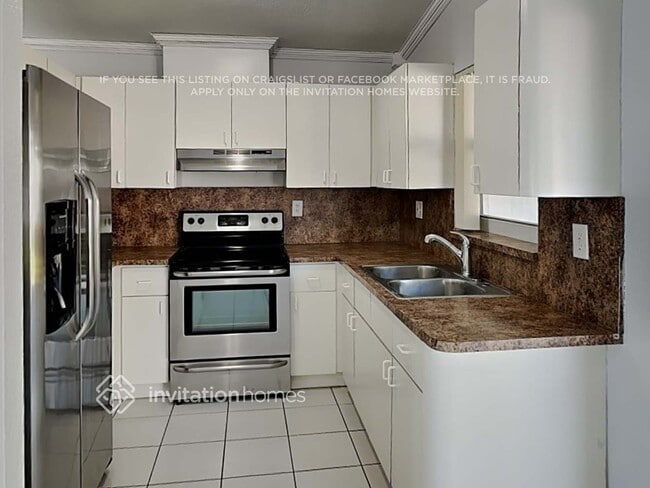 Building Photo - 18342 SW 135th Ave