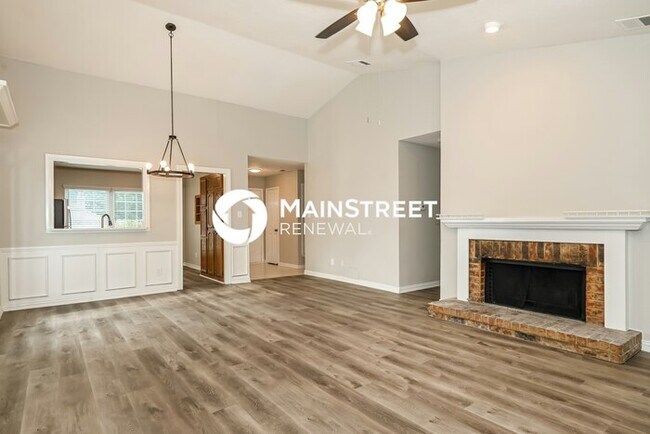 Building Photo - 3 Bedroom Pet-Friendly Home in Glenn Heights, TX with Main Street Renewal