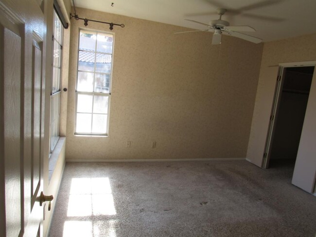 Building Photo - 2 bedroom in Scottsdale AZ 85268