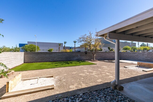 Building Photo - Charming Single-Story 3 bed Home with RV P...