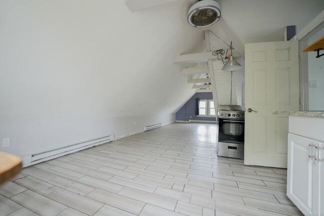 Building Photo - 134 Gorham Ave