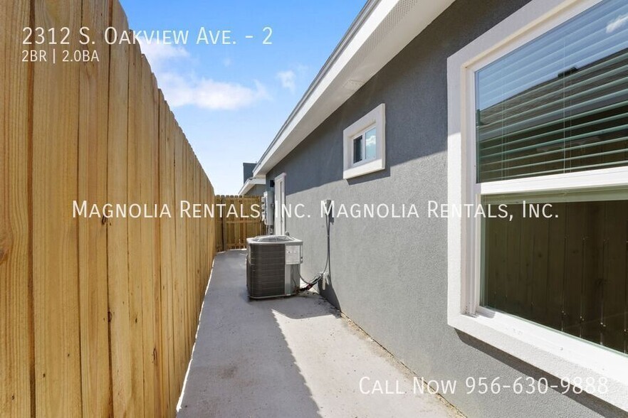 Building Photo - 2312 S Oakview Dr