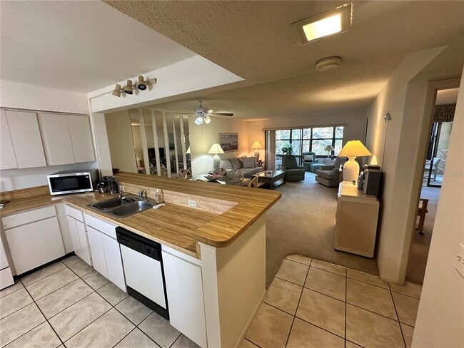 Building Photo - 346 Springdale Dr