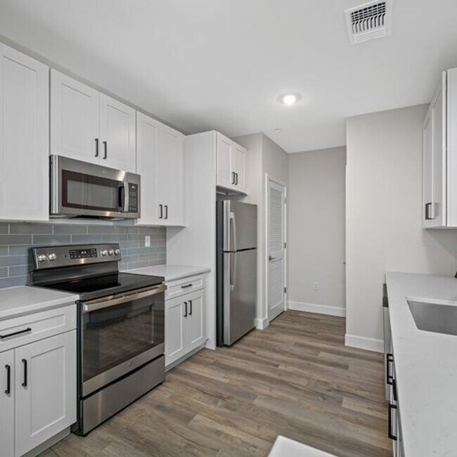 Interior Photo - 357 South