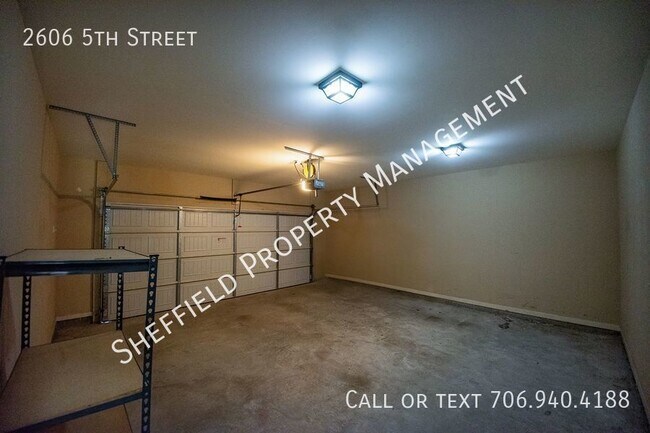 Building Photo - 2606 5 St