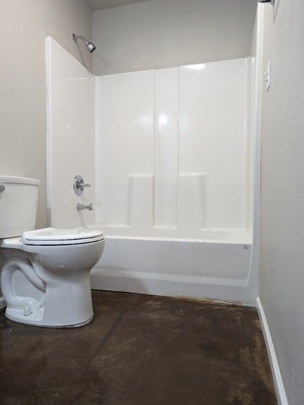 Building Photo - 651 S Union St