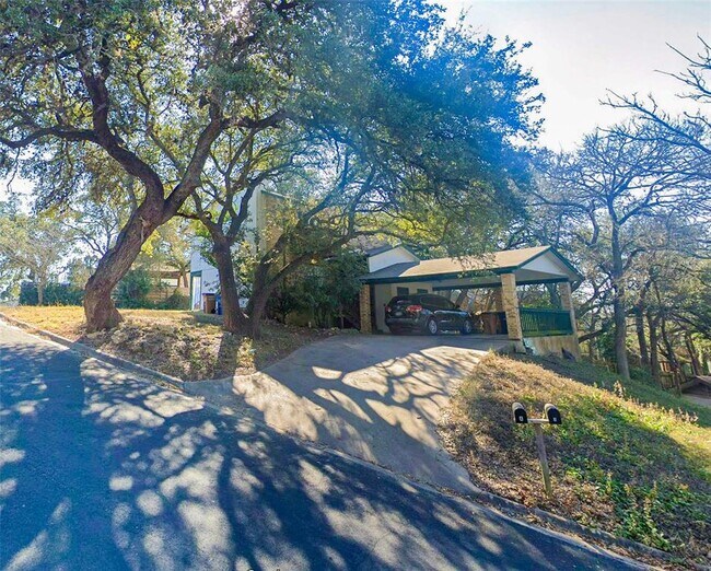 Primary Photo - 3305 Dunliegh Dr